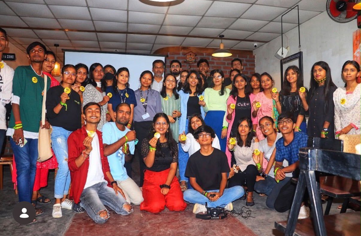 Khud Se Poochhe campaign group photo